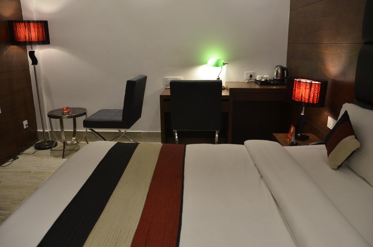 Oyo 1358 Hotel Crossroad Lakhnau Kültér fotó