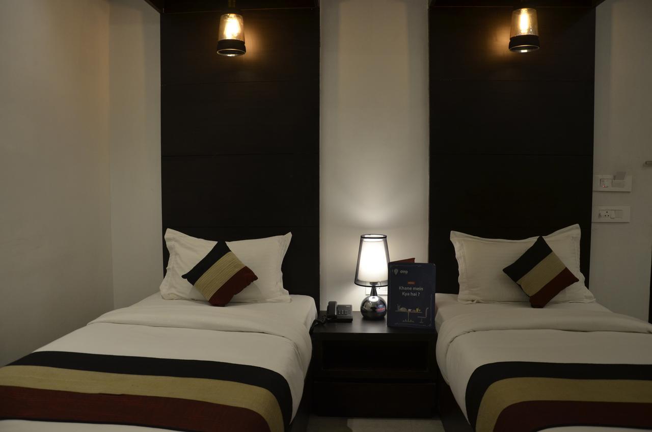 Oyo 1358 Hotel Crossroad Lakhnau Kültér fotó