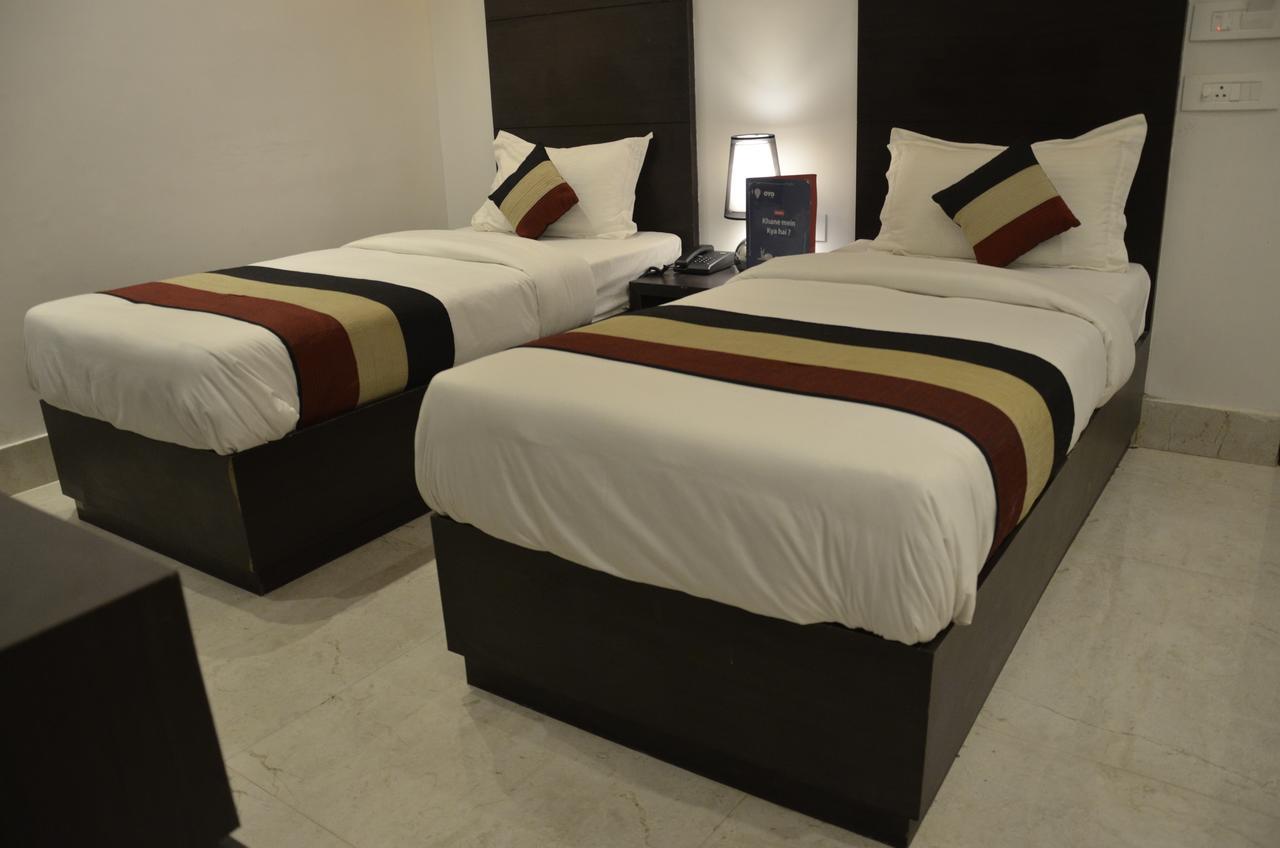 Oyo 1358 Hotel Crossroad Lakhnau Kültér fotó