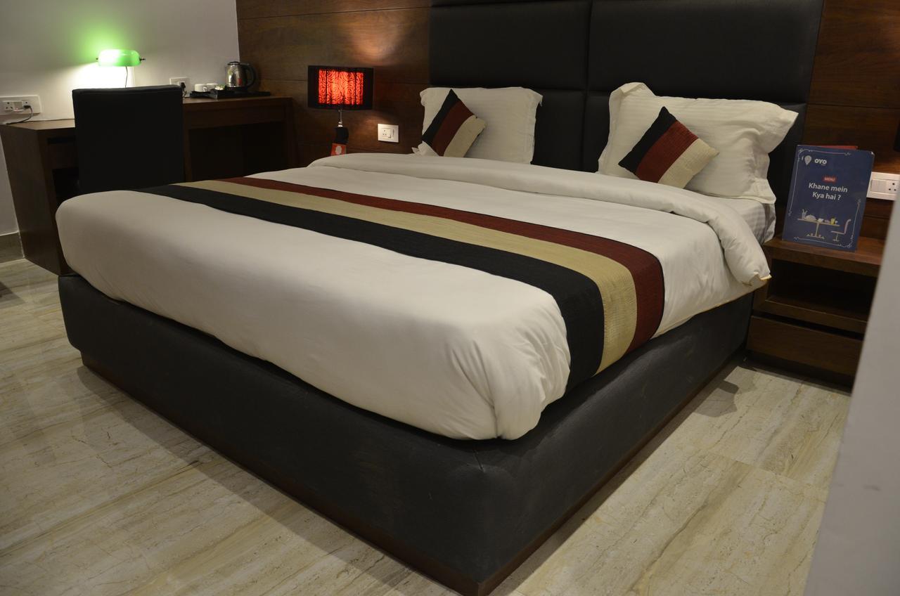 Oyo 1358 Hotel Crossroad Lakhnau Kültér fotó