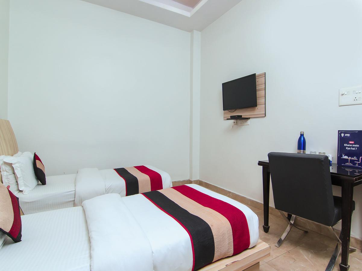 Oyo 1358 Hotel Crossroad Lakhnau Kültér fotó
