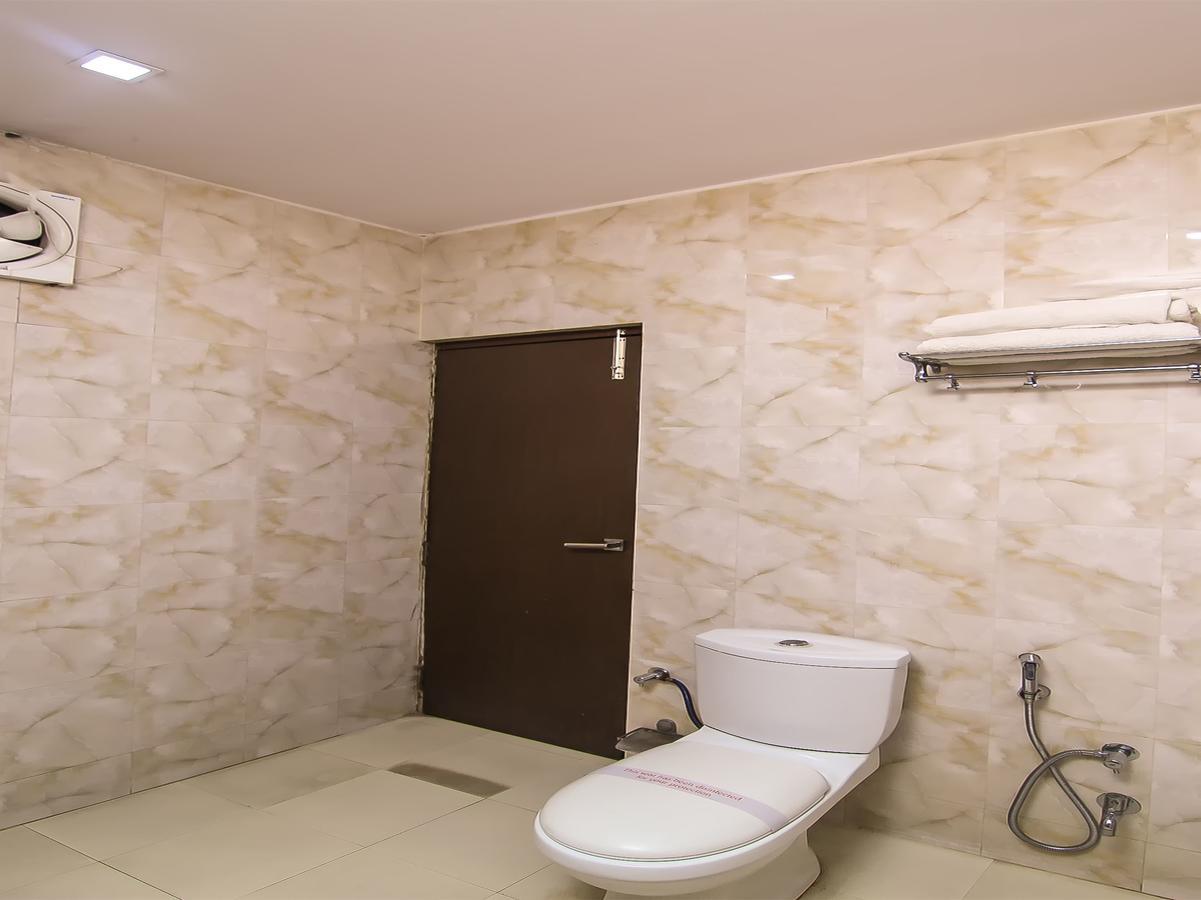 Oyo 1358 Hotel Crossroad Lakhnau Kültér fotó
