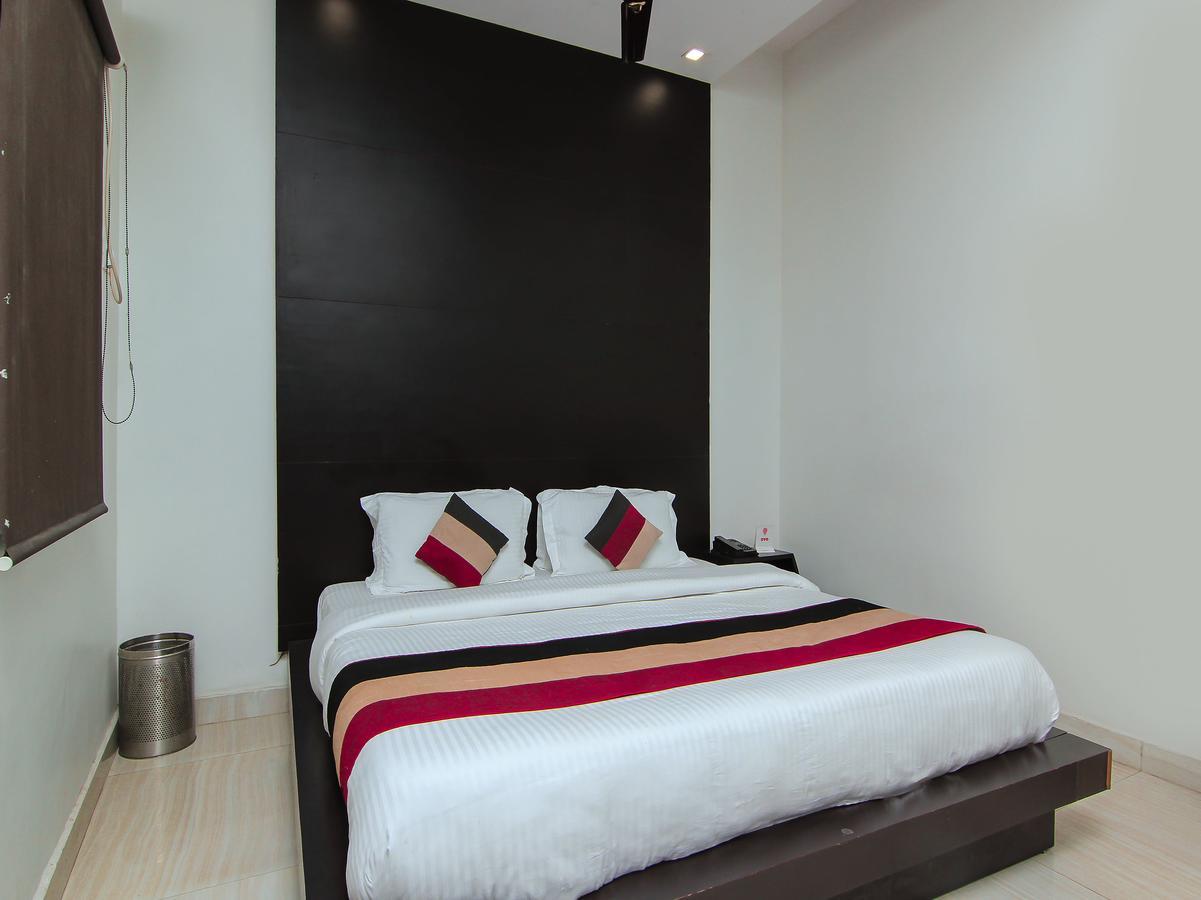 Oyo 1358 Hotel Crossroad Lakhnau Kültér fotó