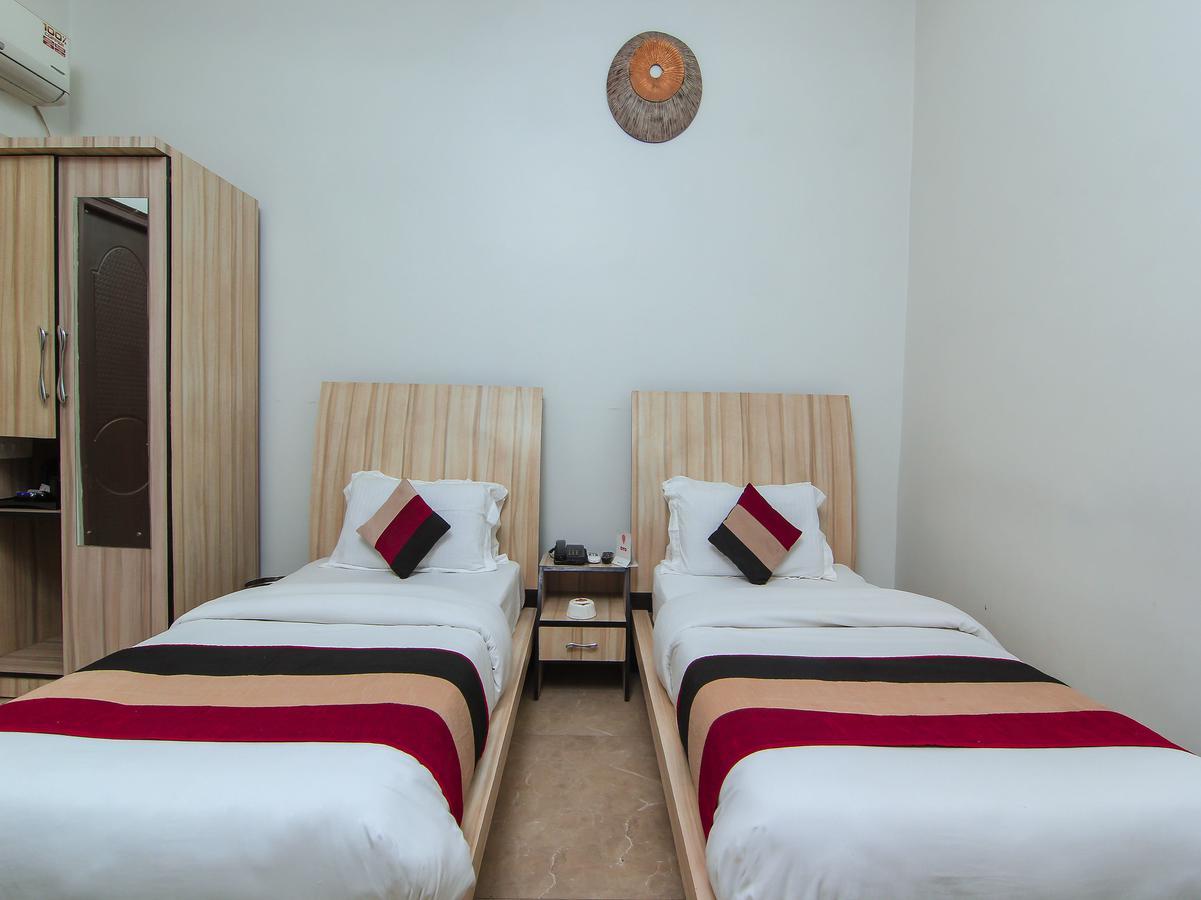 Oyo 1358 Hotel Crossroad Lakhnau Kültér fotó