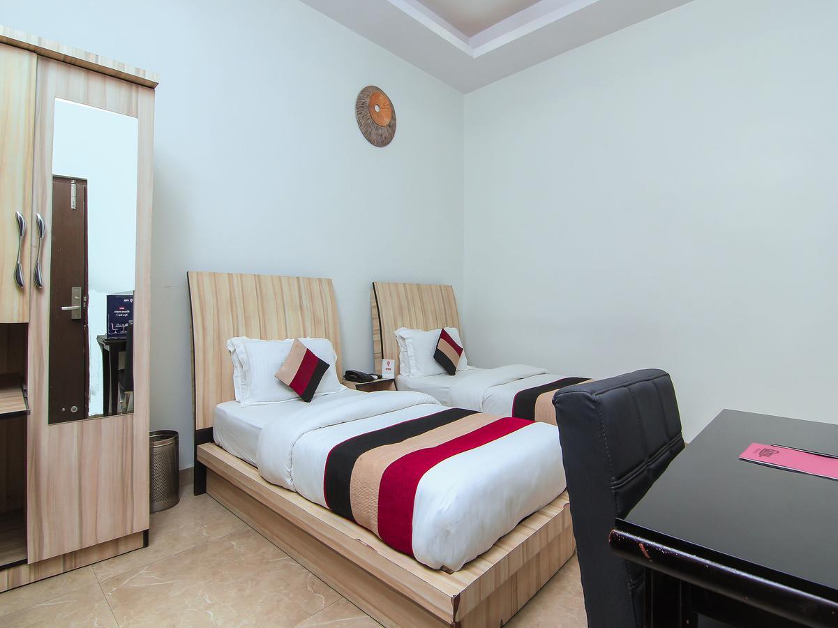 Oyo 1358 Hotel Crossroad Lakhnau Kültér fotó