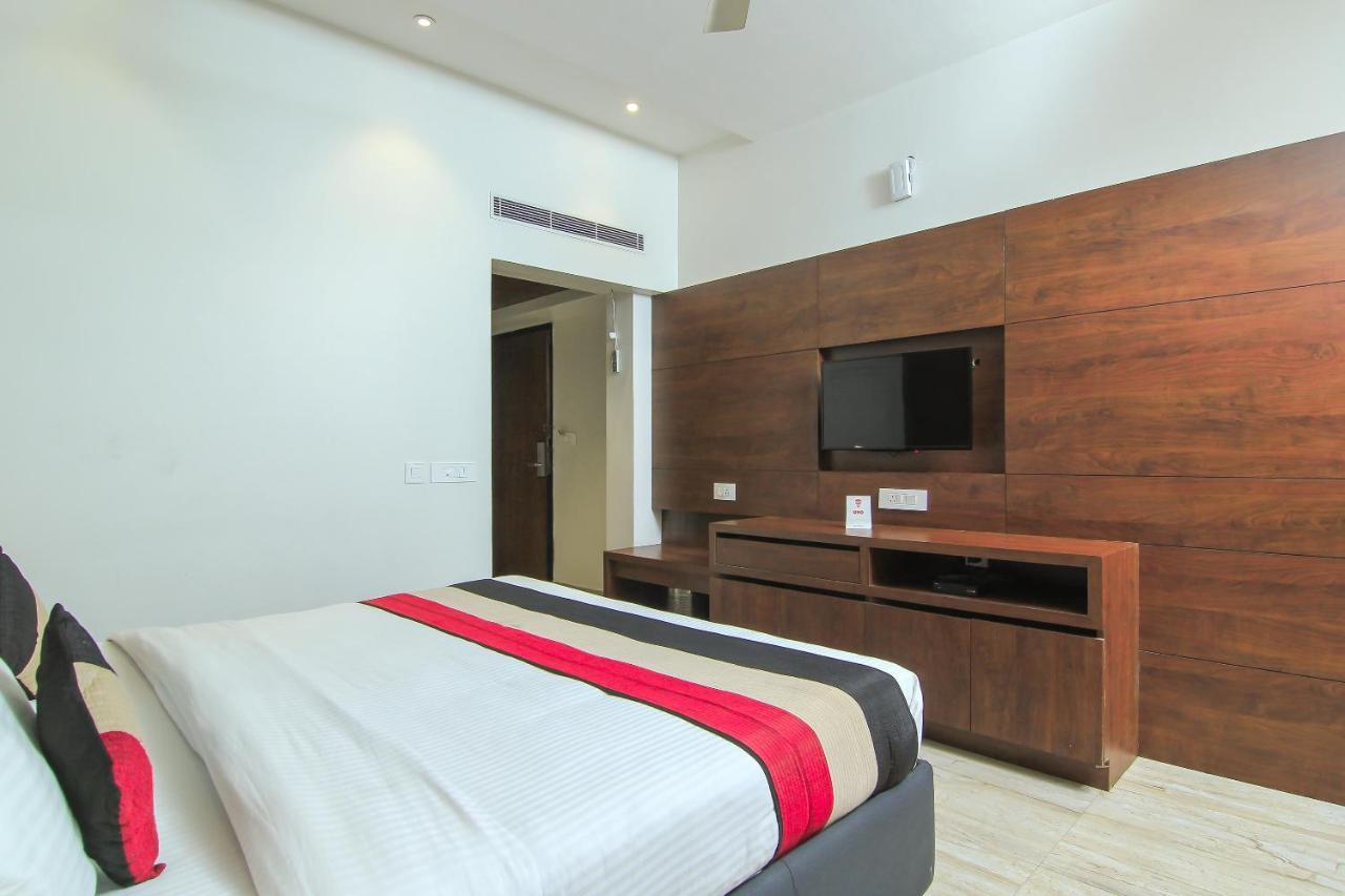 Oyo 1358 Hotel Crossroad Lakhnau Kültér fotó